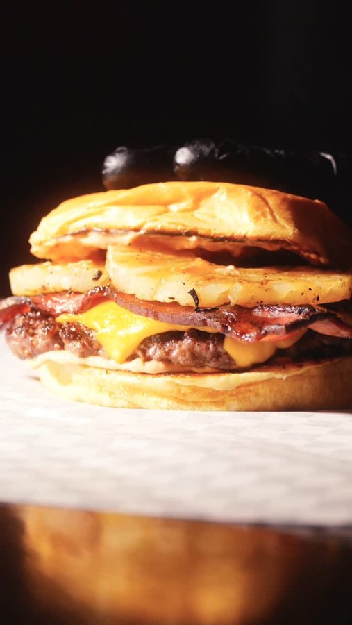 Burger de bacon e ananás